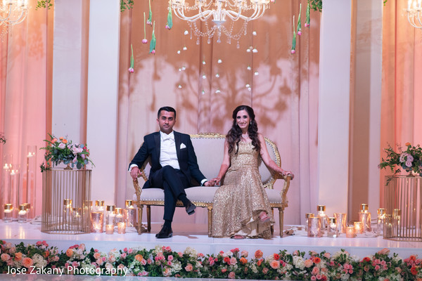 CLAMP, RUBBER ENG BOTTOM