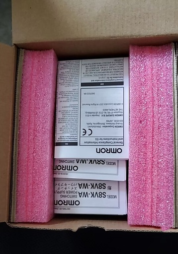 [CAT 2826536 BOTS] CAT CURVED SAFETY GLASS (BOTS)