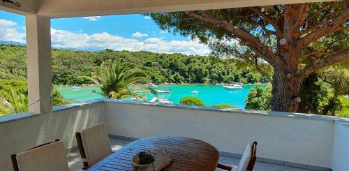 [CAT 1141399 BOTS] PIPE (BOTS)